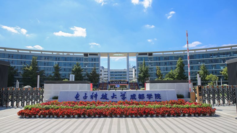 电子配件批发价格通常由以下几个部分构成：